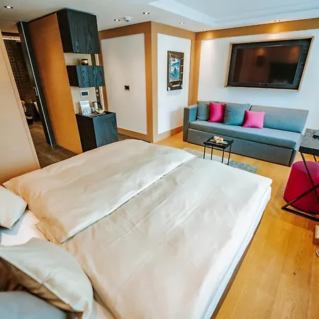 Готель Eden Wellness 4*