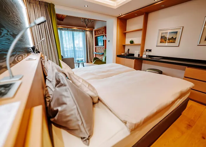 エデン ホテル 4*